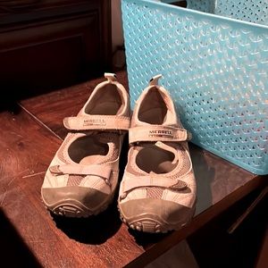 Merrell Continuum 7.5 EUR 38 Hiking
Not pink brown gray EUC